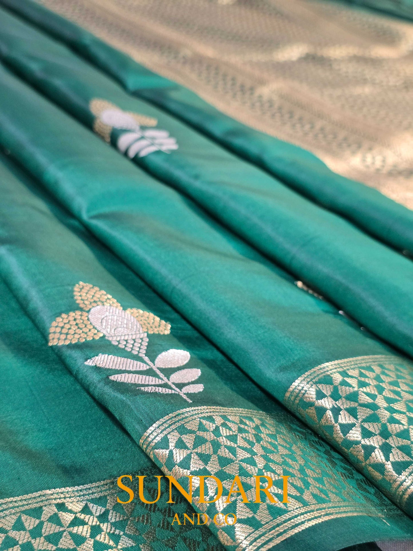Bottle Green | Sona-Roopa Buttas in Kadua Weave | Pure Soft Silk Saree
