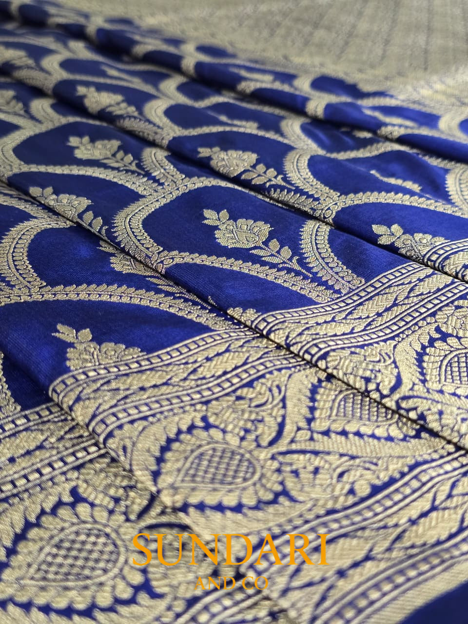 Sapphire Blue | Scallop Framed Floral Butta | Pure Katan Silk Saree